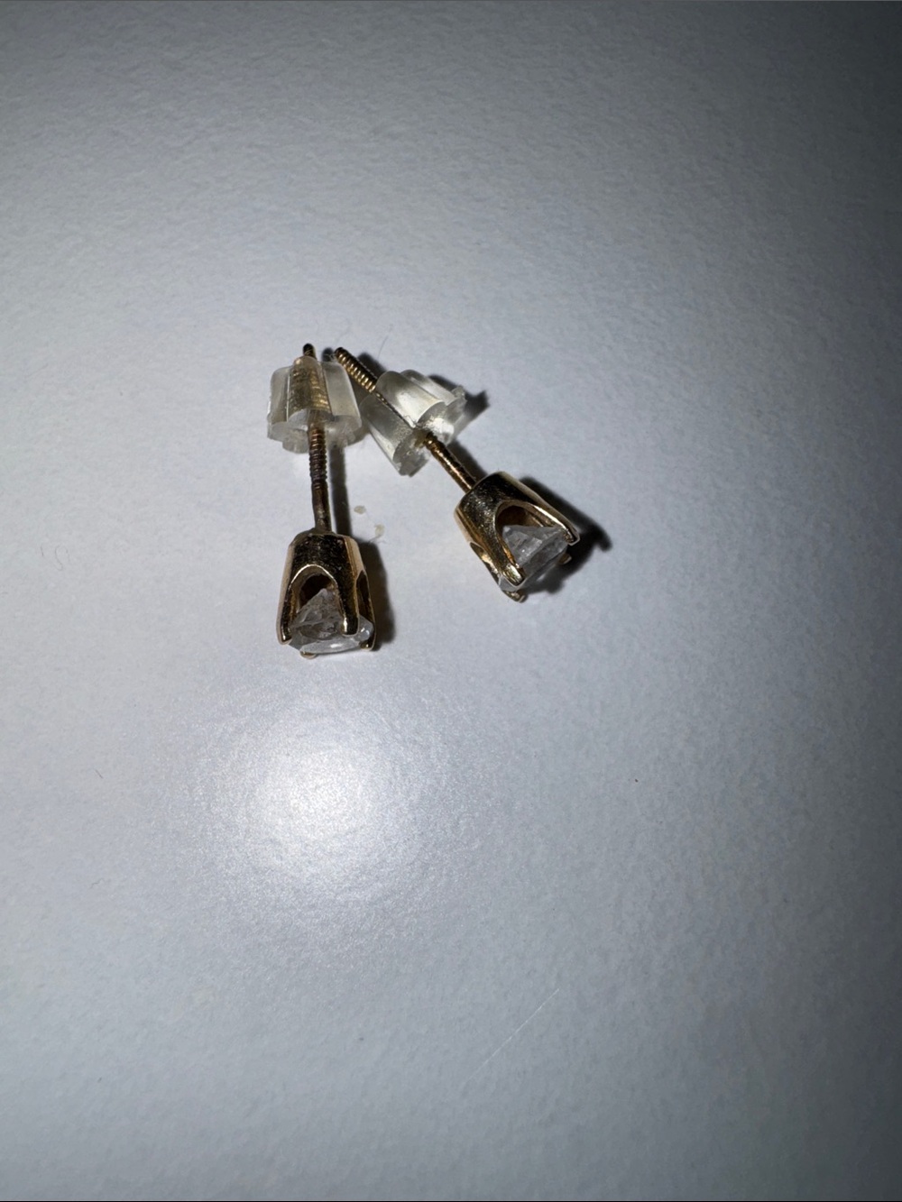 Gold earrings with SI1 diamonds